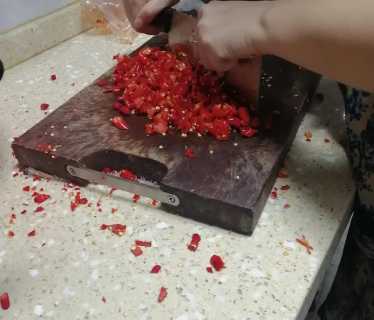 剁辣椒怎么做_剁辣椒怎么做好吃放的时间又长