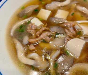 蘑菇豆腐汤_蘑菇豆腐汤的家常做法