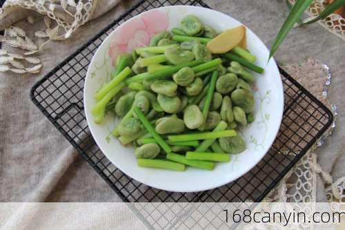 青蚕豆炒蒜苗的做法