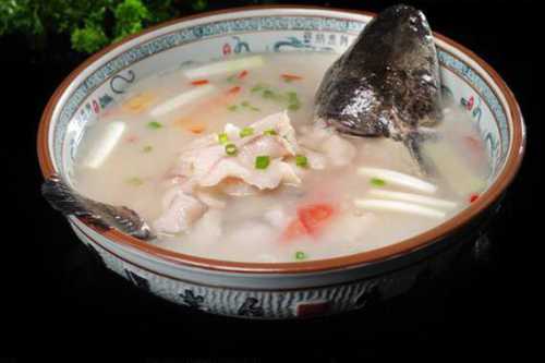 麻油乌鱼汤的做法