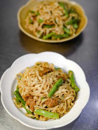 扁豆焖面的做法_扁豆焖面的做法顺序