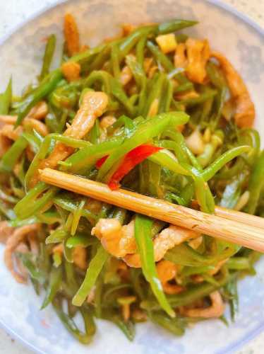 豇豆炒肉_豇豆炒肉怎么炒好吃又简单