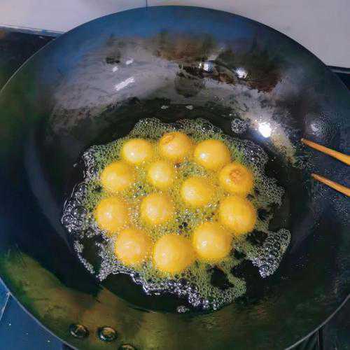 糖油果子的做法_糖油果子的做法与配方窍门