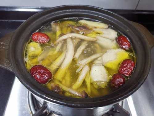 茶树菇乌鸡汤_茶树菇乌鸡汤做法