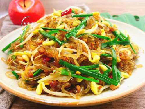 黄豆芽炖粉条_黄豆芽炖粉条的做法