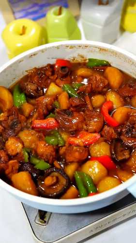 炒鸡肉的做法_土豆炒鸡肉的做法