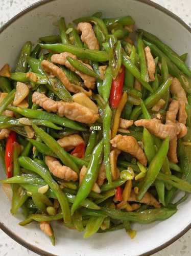 扁豆角炒肉_扁豆角炒肉的做法