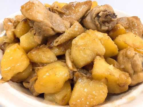腊鸡炖土豆的做法